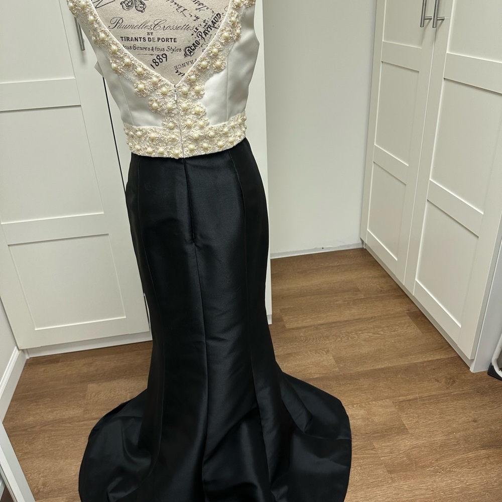 Women evening dress - Picture 3 of 5